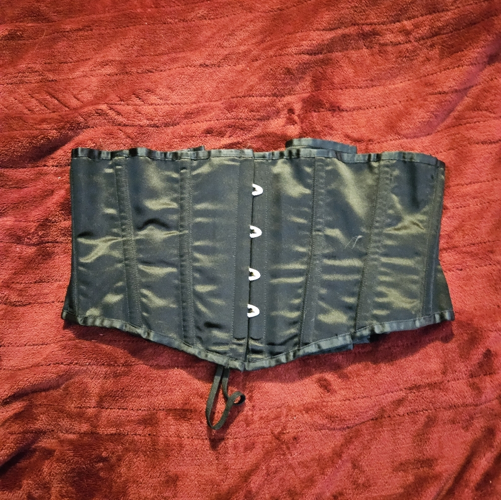 Amazing quality Vollers steel boned corset made of silk like material